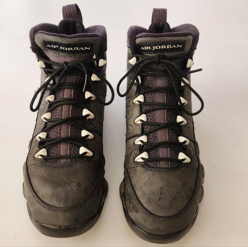 Air Jordan Retro 'Anthracite' High-Top Sneakers